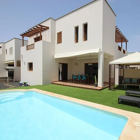 Las Caletas Del Mar - Heated Pool * Costa Teguise